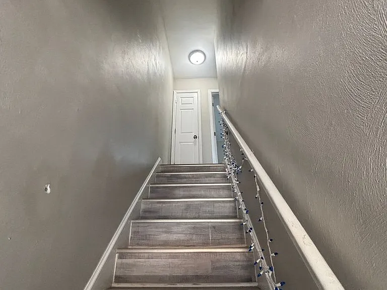 1915 Wallace Ave NE — Photo 18