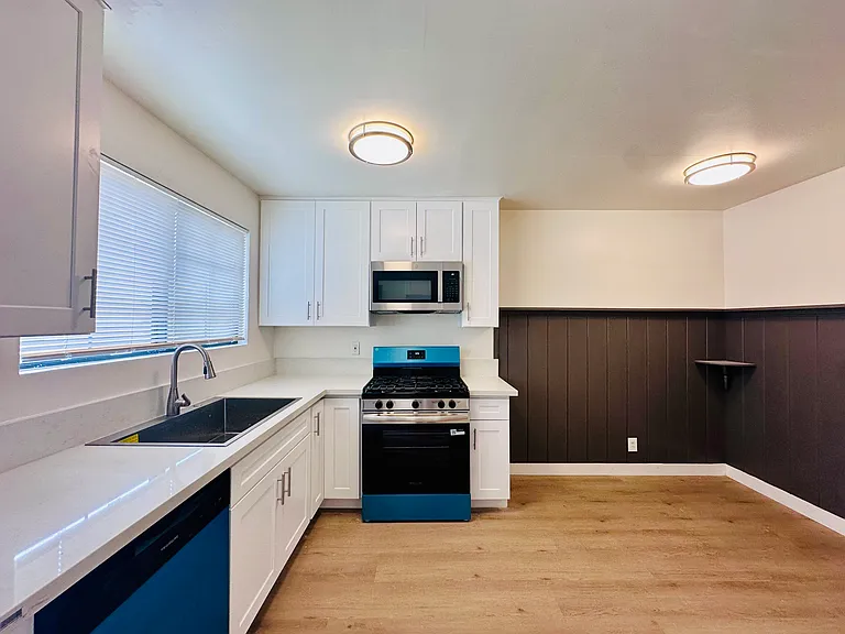2114 S Meridian Ave — Photo 4
