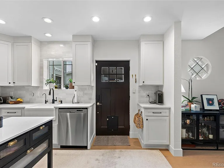 1584 S Sherman St — Photo 23