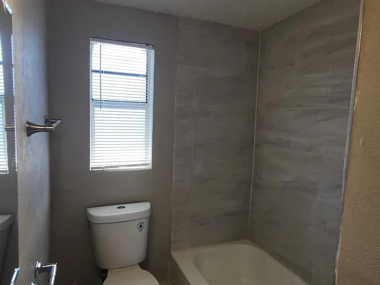 1033 Franklin St #1033 — Photo 7