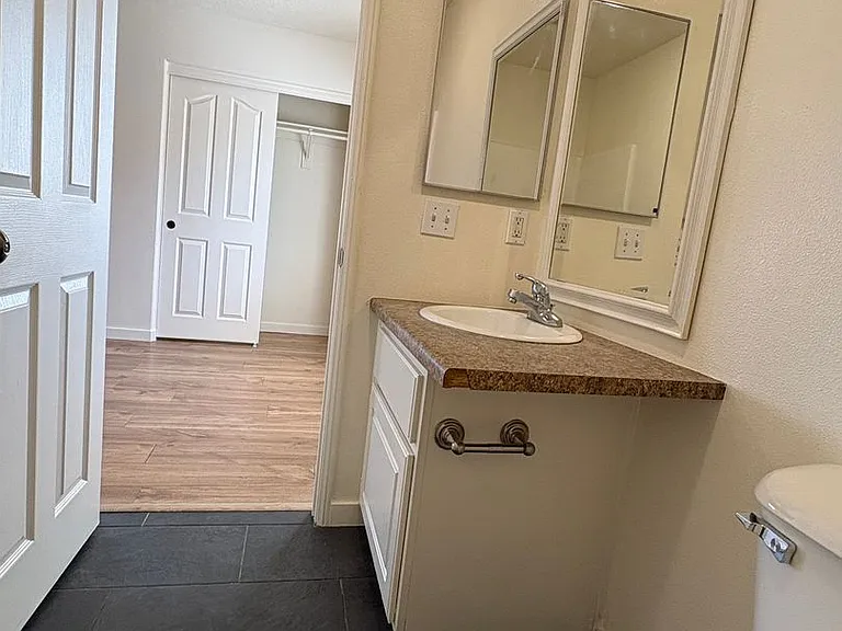 209 E. Grace St — Photo 6