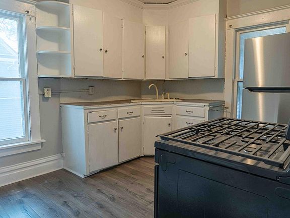 5th image of 817 Geneva Ave SE #2
