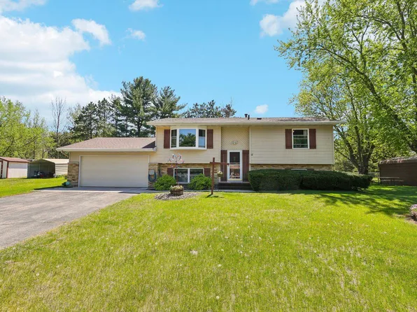 W7589 Dunning Dr, Pardeeville, WI 53954