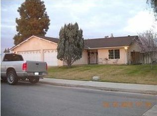 4015 Foxwood St, Bakersfield, CA 93306