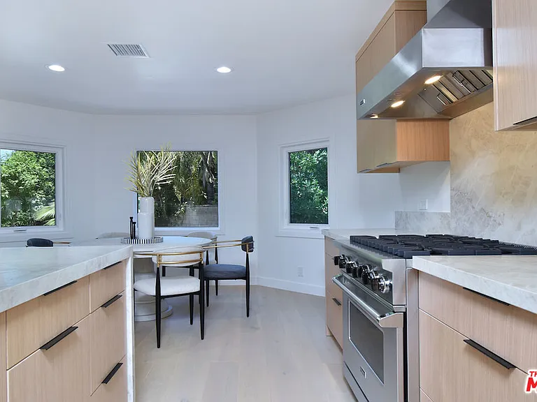 19061 Wells Dr — Photo 20