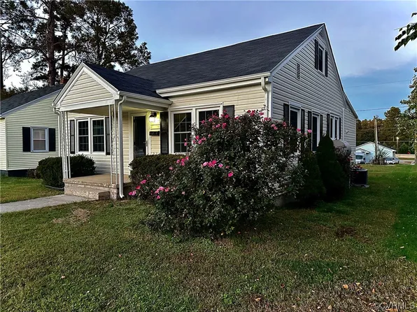 515 Custis St, Crewe, VA 23930