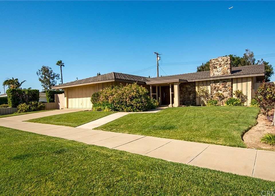 1st image of 1305 E Greenview Dr