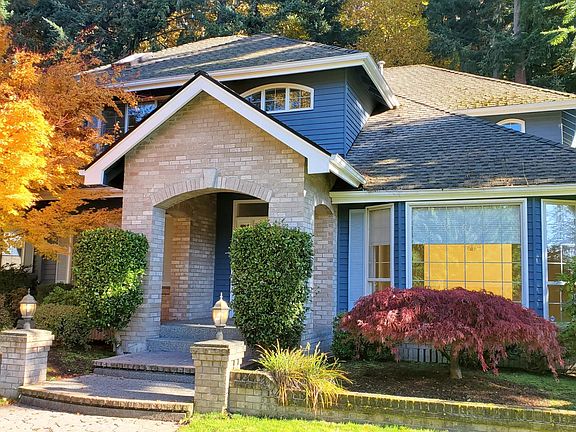 2nd image of 21638 NE 14th Pl