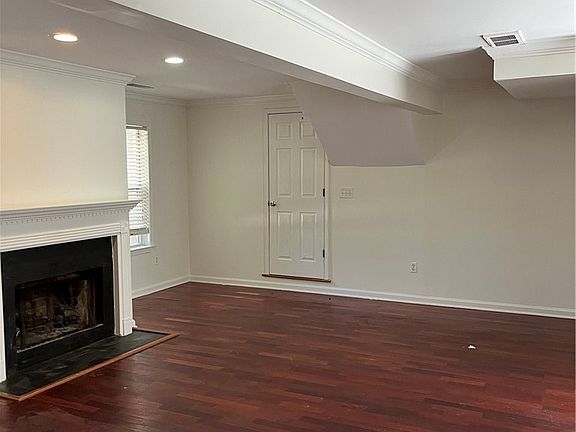 4th image of 360 River Chase Drive