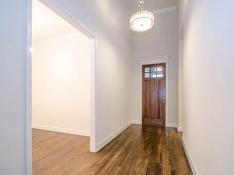 12537 S 75th East Ave — Photo 7