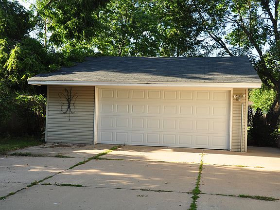 3rd image of 1272 Glenview Dr