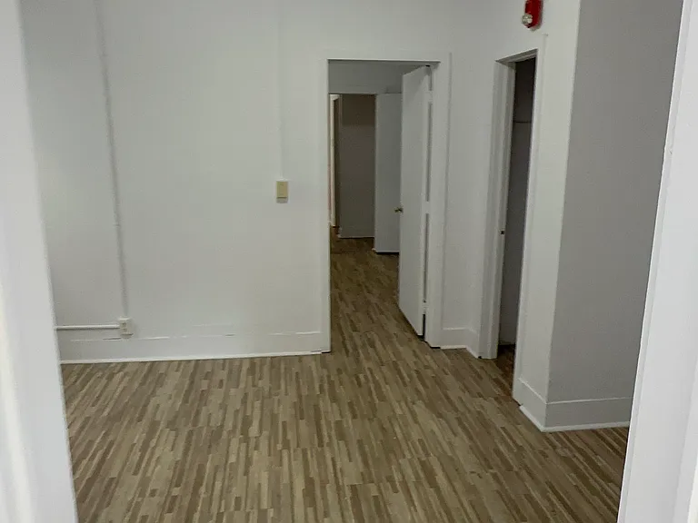 14 Lester St #2L — Photo 13