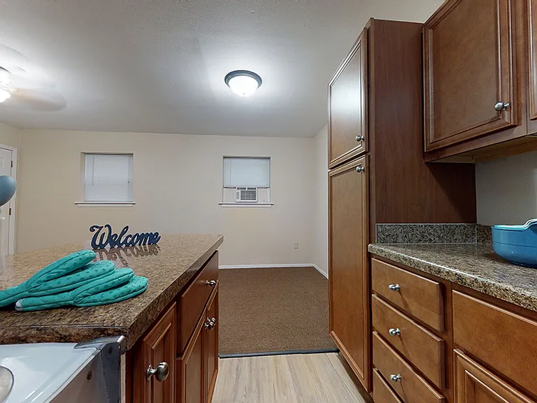 1508 Seminole Ave — Photo 7