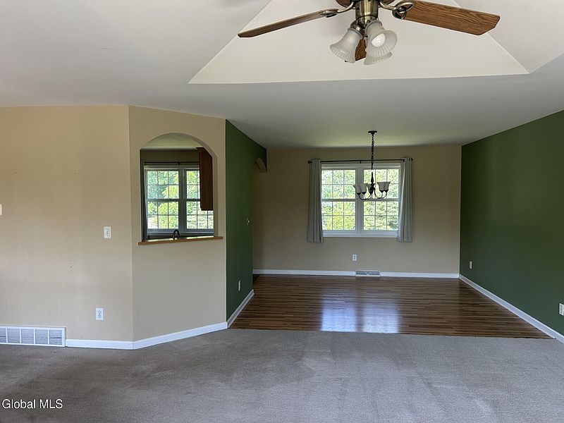 3rd image of 3909 Albany Street