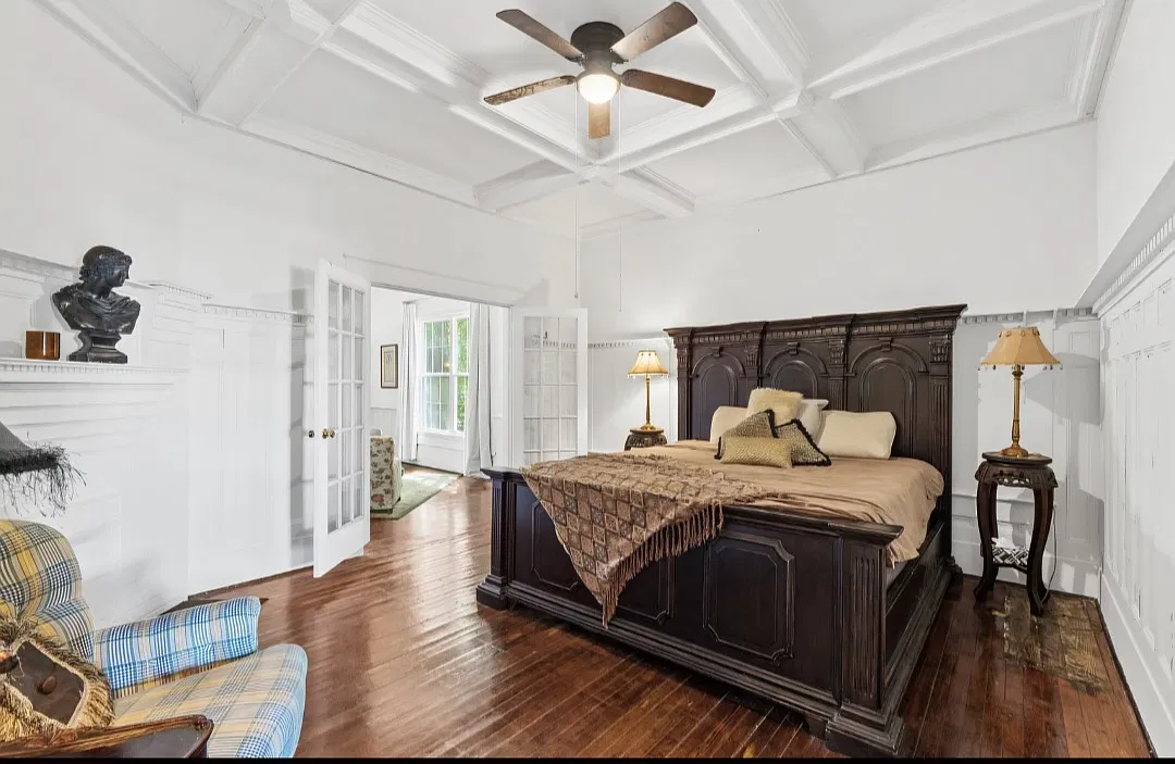 732 S Saint Andrews St — Photo 1