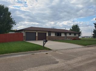 332 N Grant St, Hershey, NE 69143