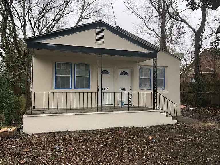 1819 English St #1819 ENGLISH ST — Photo 1