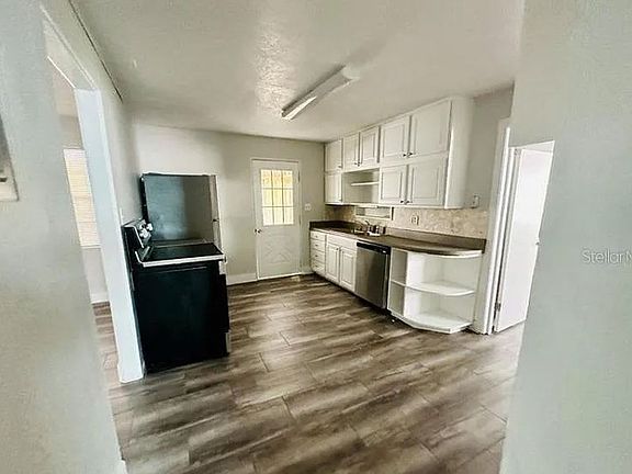 5th image of 319 Golf Blvd