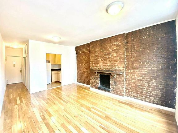 4th image of 238 W 20th St #2E