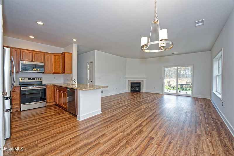 3rd image of 8 Kendra Court