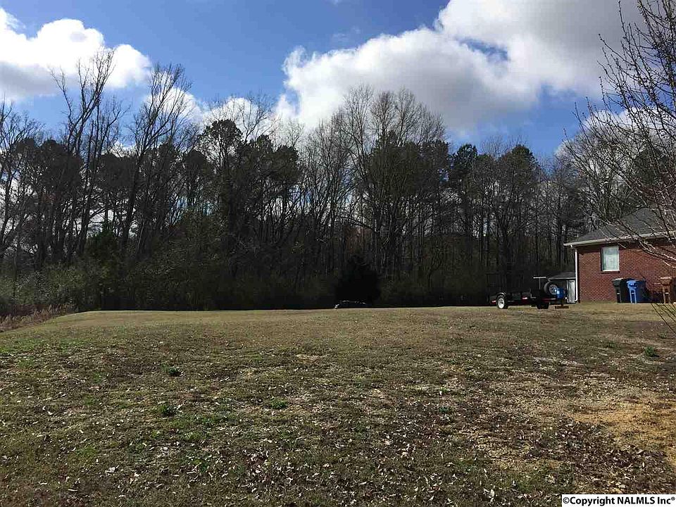 2nd image of 1202 Hunter Ln SW