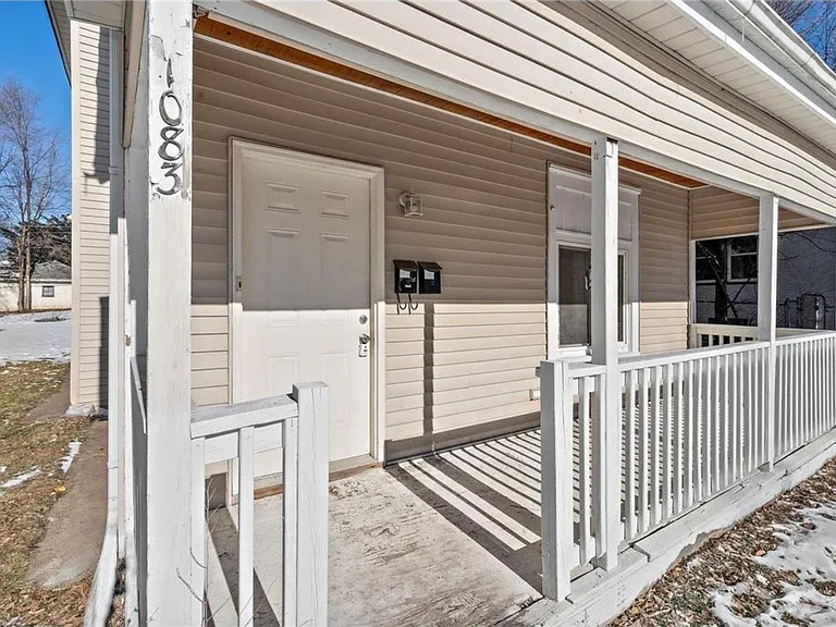 1083 Beech St #1 — Photo 4