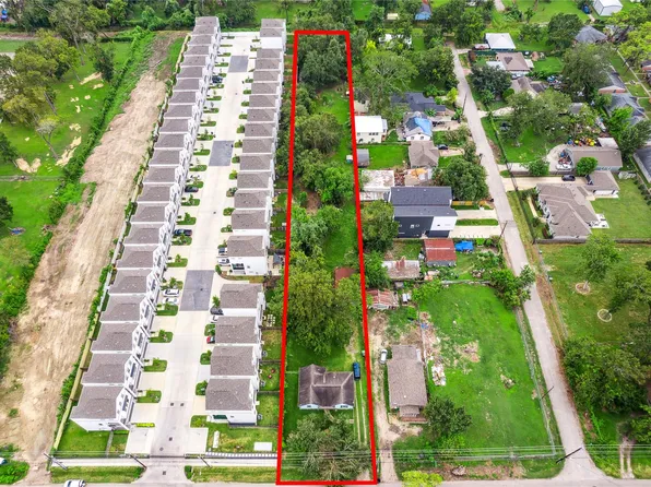 405 W Donovan St, Houston, TX 77091