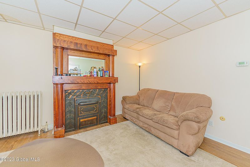 3rd image of 534 Hamilton Street