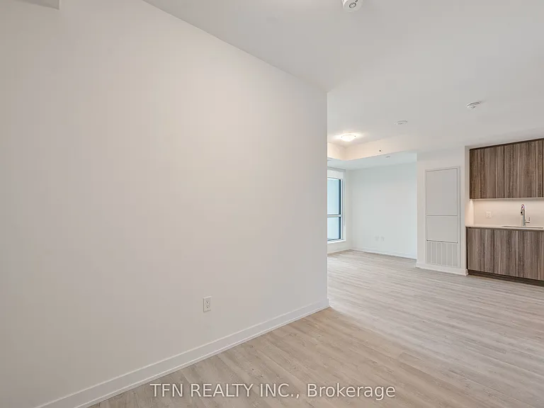 15 Richardson St #411 — Photo 11