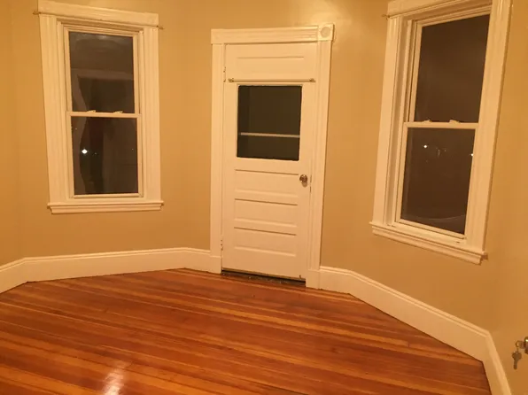 25 Wainwright St Unit 2, Dorchester Center, MA 02124