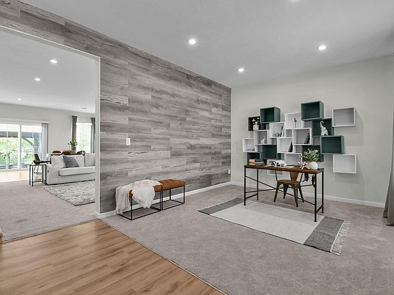 5th image of 369 Crownover Way