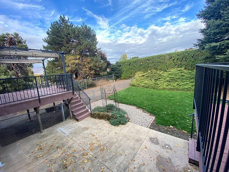 620 Sherman Dr — Photo 15