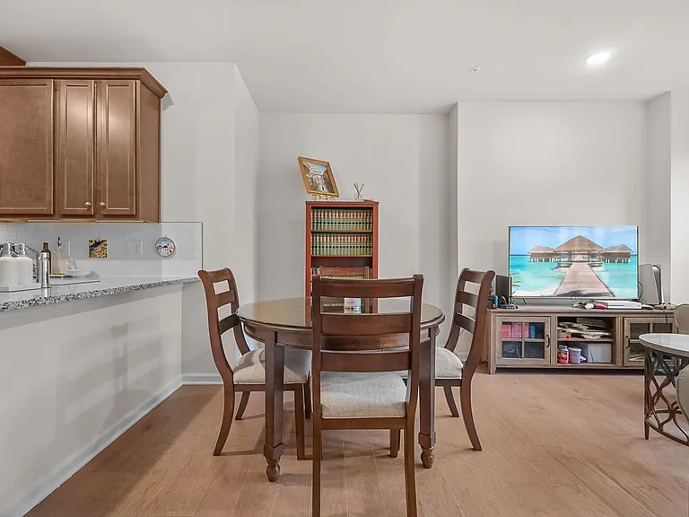 54 Arnold Dr — Photo 11