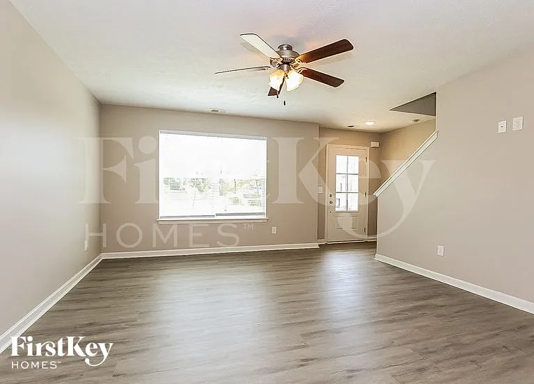 307 Amit St — Photo 2