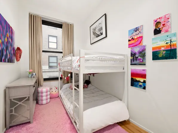 129 Duane Street image 7 of 15