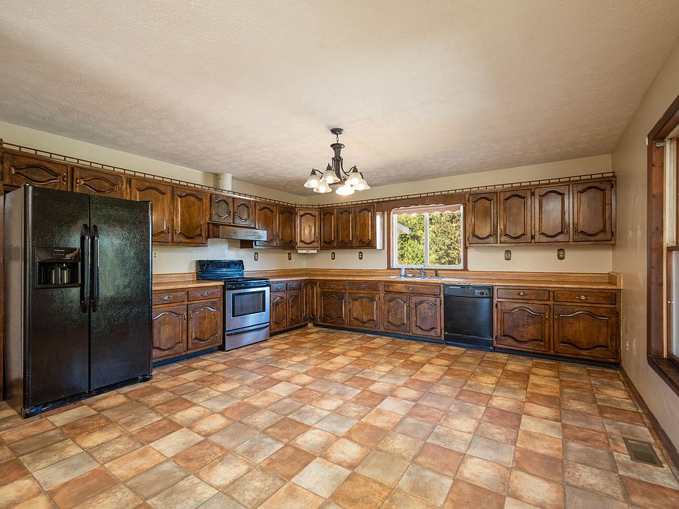 7th image of this home