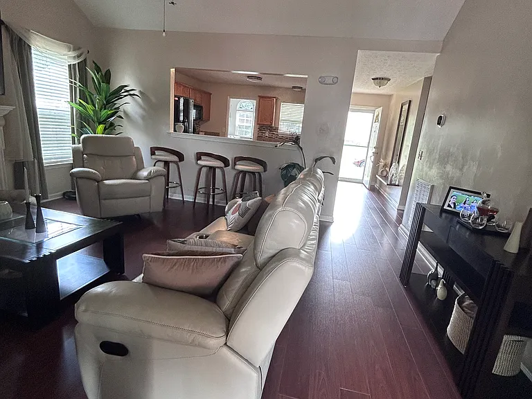 1030 Woodland Dr — Photo 11
