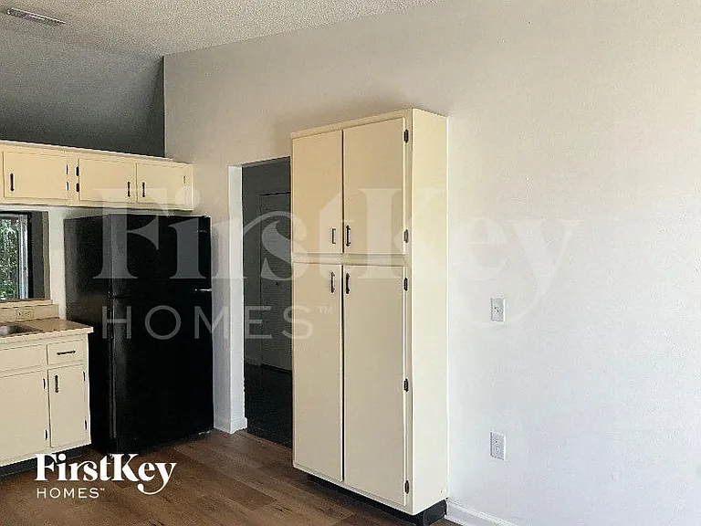 3228 Curry Woods Cir #2 — Photo 6