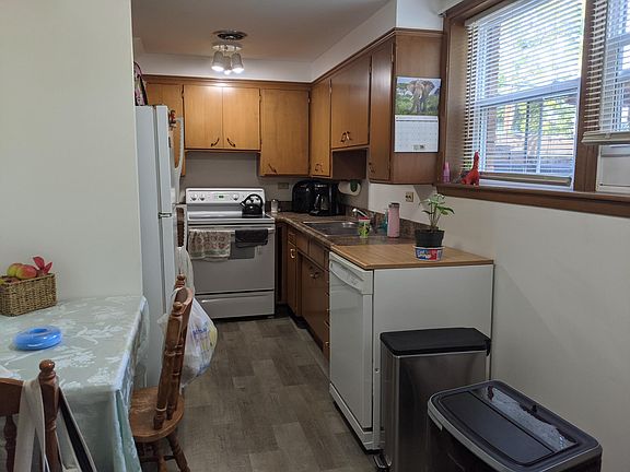 2nd image of 846 S 39th St