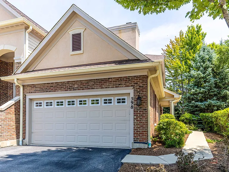 598 Harvey Lake Dr — Photo 1