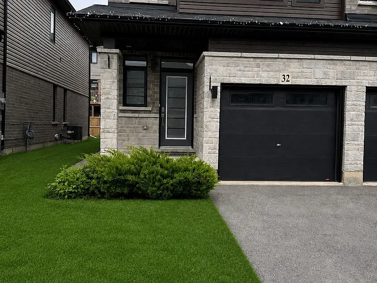 32 June Callwood Way — Photo 1