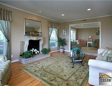 5th image of 4942 Calvin Ave