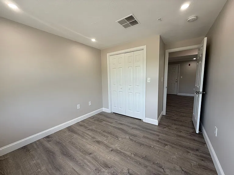 Pondsview Apartments — Photo 66