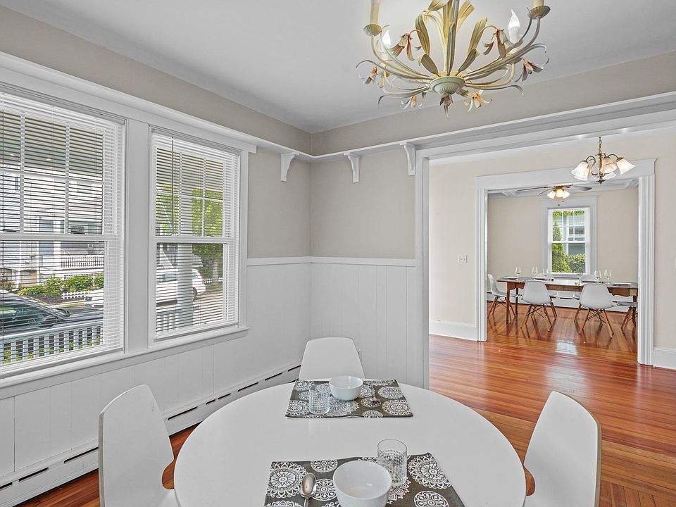 10 Peckham Ave Newport, RI, 02840 Apartments for Rent Zillow