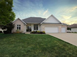 512 S Wintergreen Dr, Yorktown, IN 47396