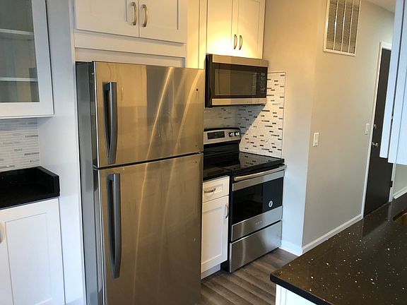 2nd image of 5605 Lakeside Dr APT 3E