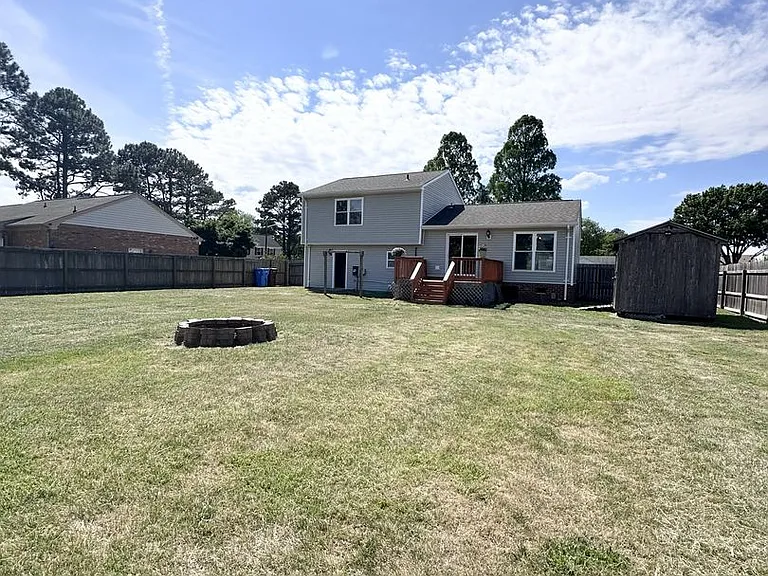 509 Bowling Green Ct — Photo 32