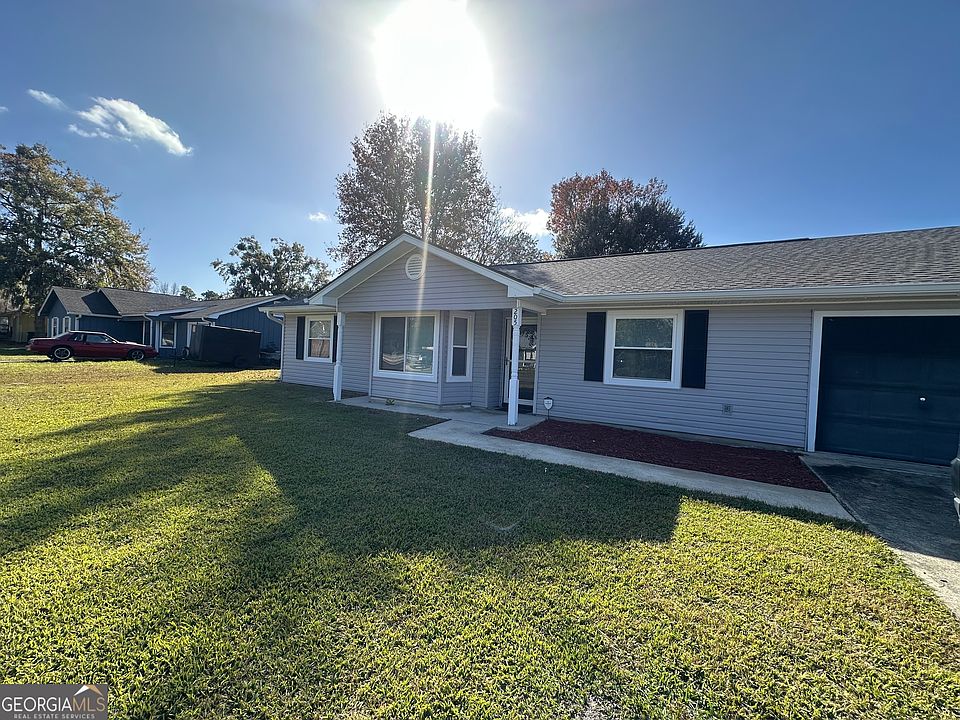 1st image of 205 Woodlawn Dr