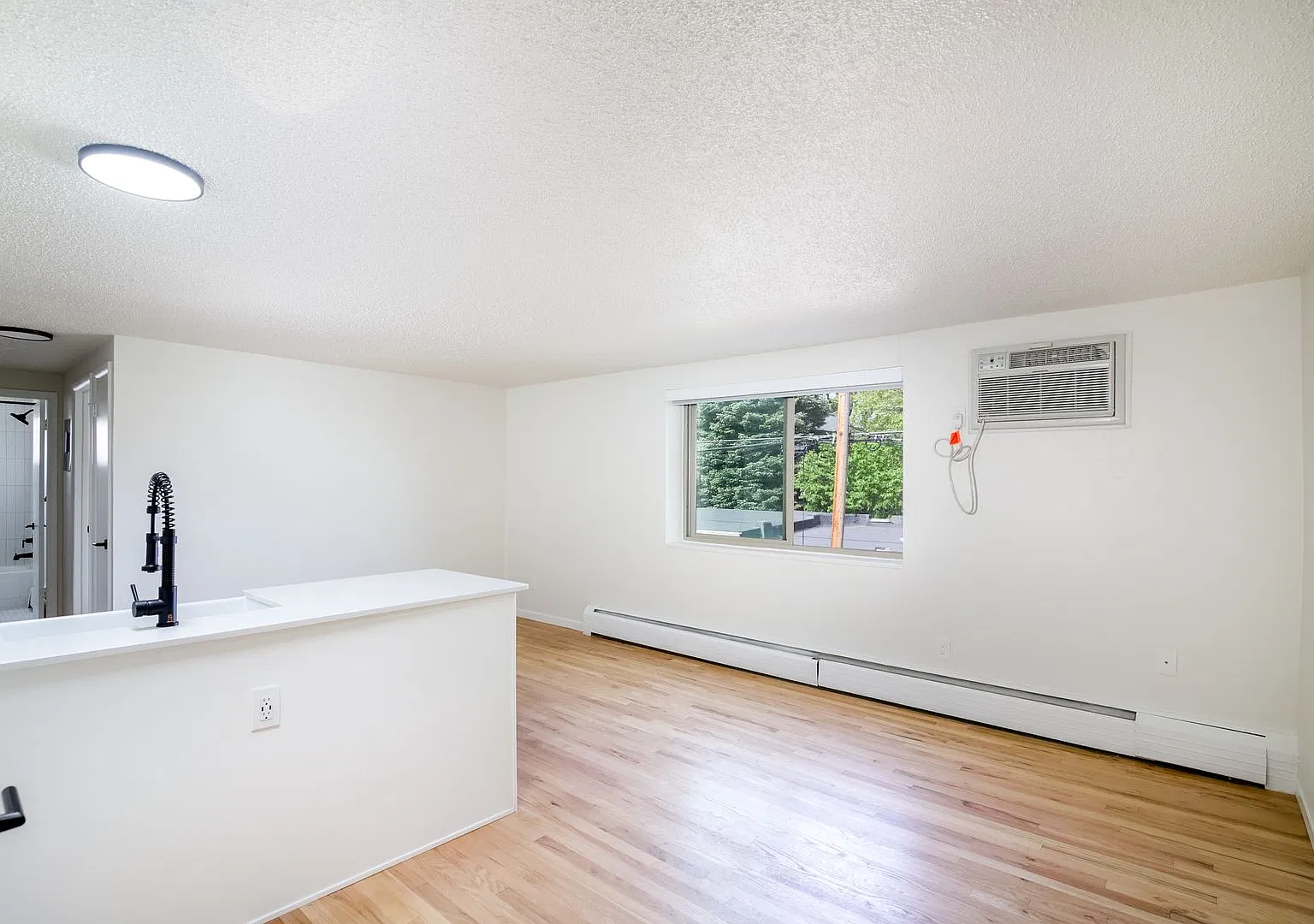 Miner Court — Photo 3