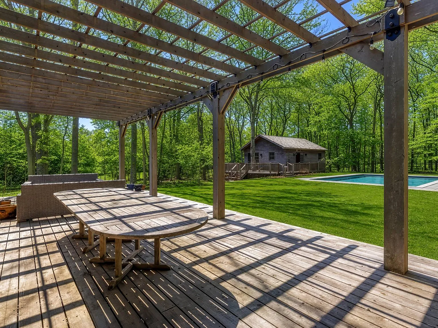 Sagaponack Retreat With Heated Pool + Fully Equipped Pool House — Photo 4